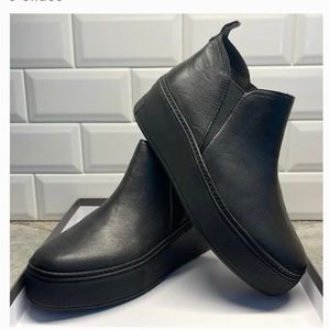 NWOB J/Slides NYC Women's Black Slyvie Pull On Platform Sneakers - Size 10 M